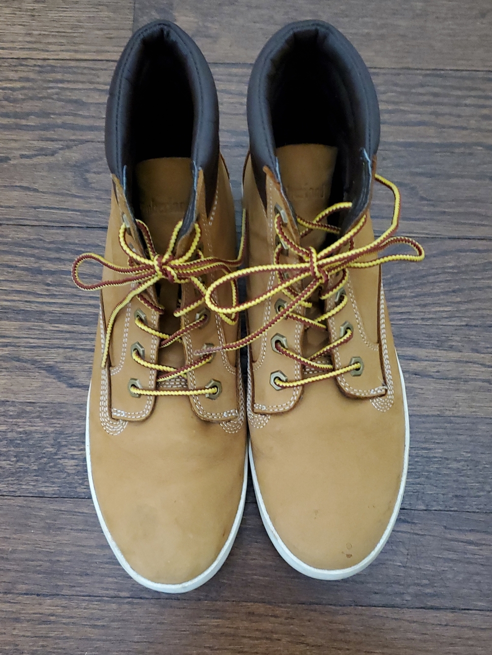 Timberland Wheat Brown Chukka Boots with Contrasting Collar
